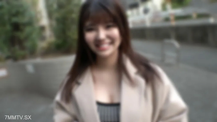 FC2-PPV-4732146-一位脫皮，美麗，大胸的兼職工人Runa-chan（20）將生公雞插入她敏感的貓中